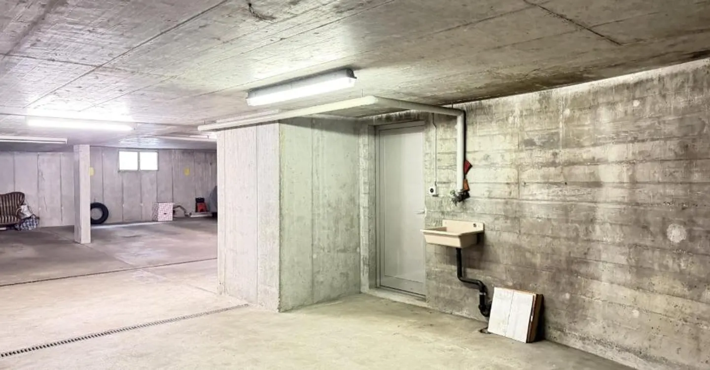 Unterirdischer Parkplatz - Foto 3 von 6