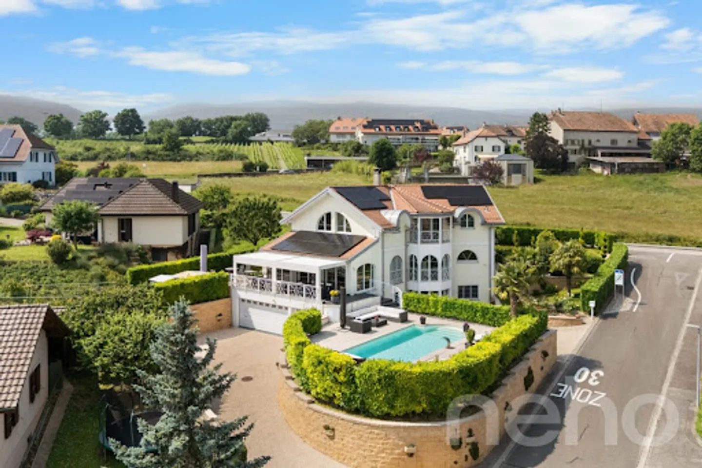 Casa eccezionale con piscina riscaldata! - Foto 1 di 2