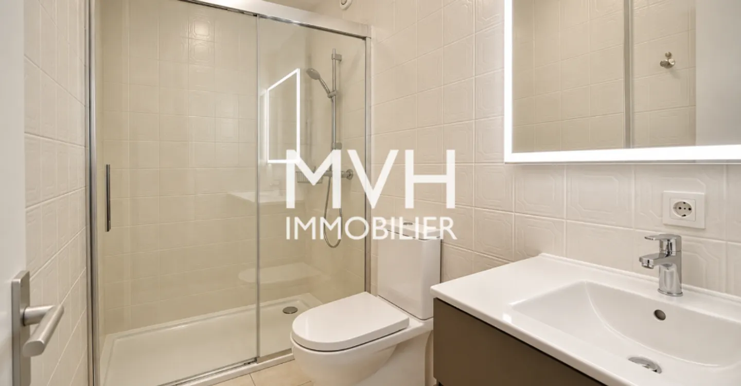Furnished apartment on the 6th floor in a quiet area with swimming pool - Photo 8 of 9