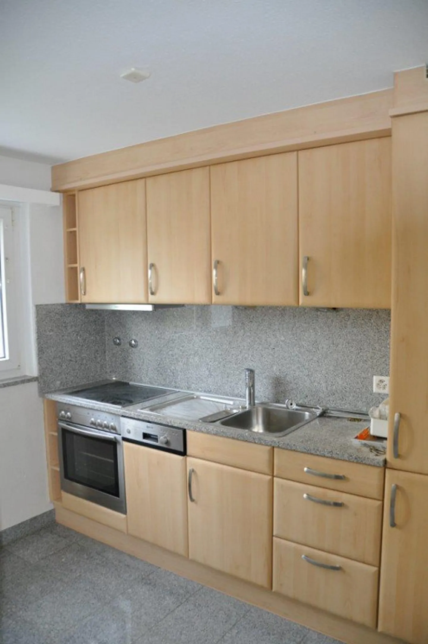 Schöne 3,5 Zimmer Wohnung in zentraler Lage - Foto 5 von 13