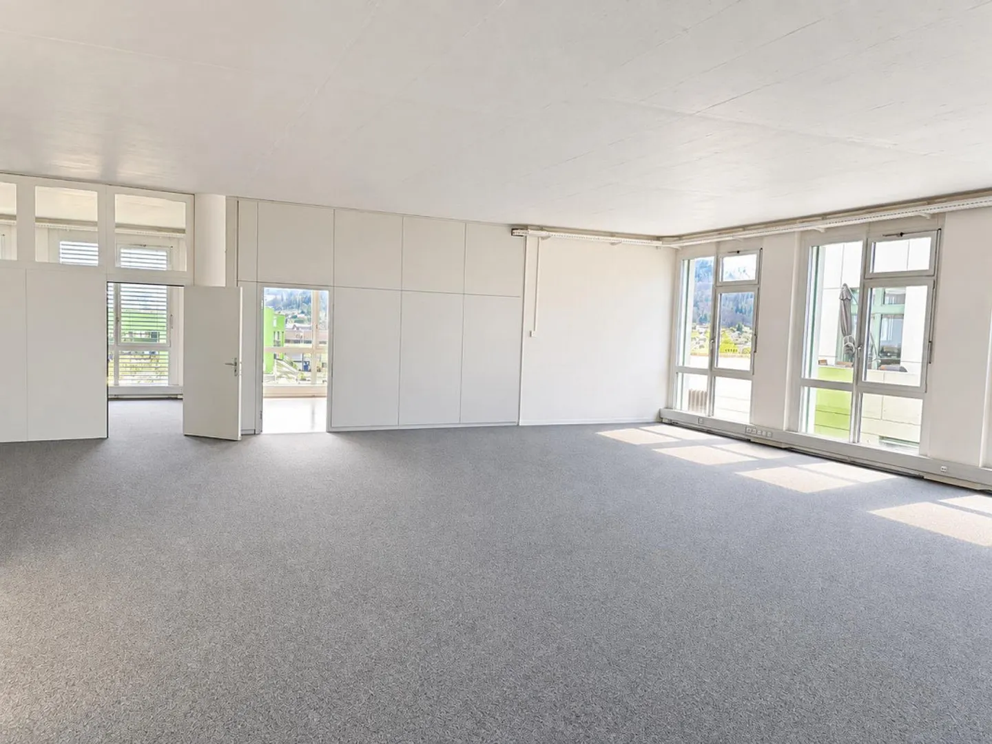 Spazio commerciale luminoso con opzioni di utilizzo flessibili – ca. 210 m² - Foto 1 di 5