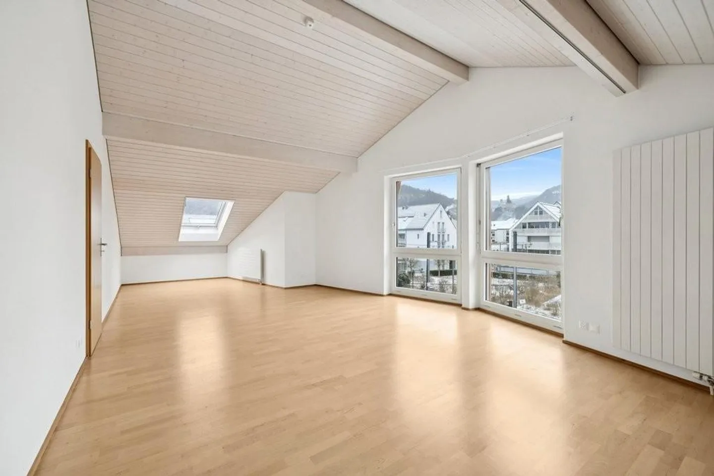 Belle appartement en attique de 2,5 pièces près du centre du village ! - Photo 9 sur 11