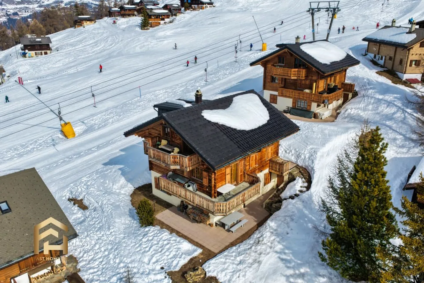 3.5 Room Penthouse Apartment in a Prime Location on Rosswald - Photo 12 of 13