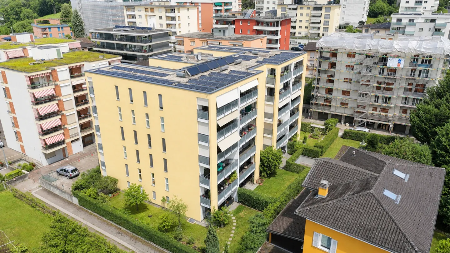 Elegant Penthouse with Panoramic Terrace near Lugano City Center - Photo 2 of 20