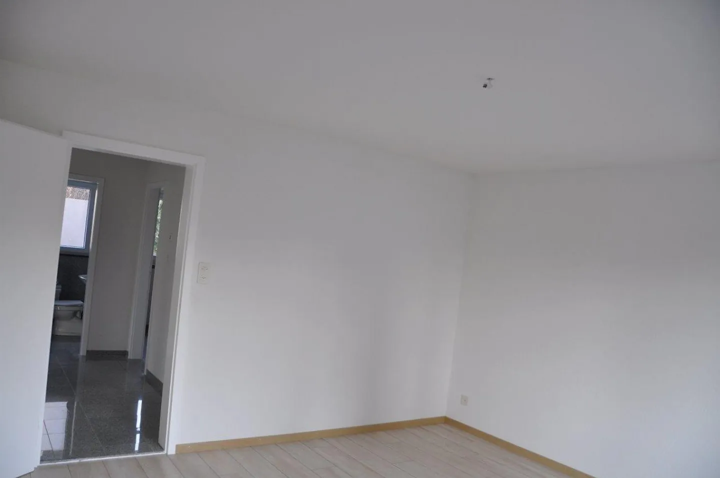 Schöne 3,5 Zimmer Wohnung in zentraler Lage - Foto 10 von 13