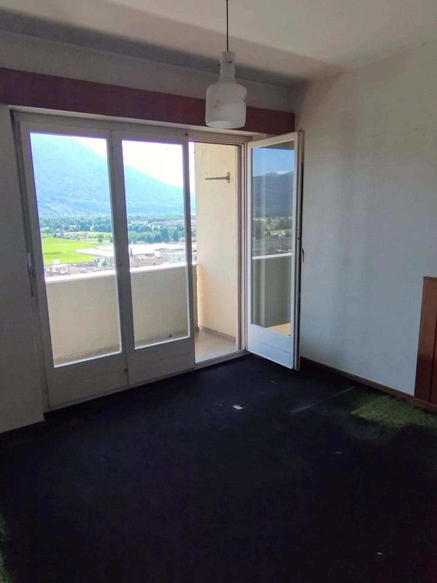 GORDOLA - We are selling a large apartment with swimming pool - Photo 16 of 27