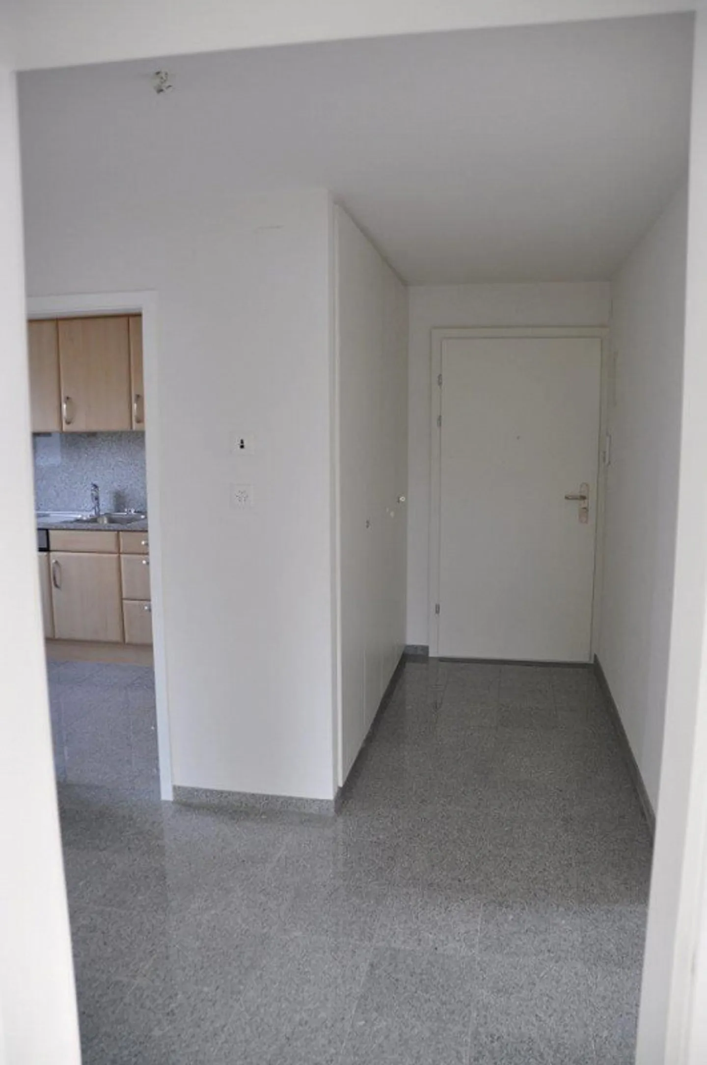 Schöne 3,5 Zimmer Wohnung in zentraler Lage - Foto 9 von 13