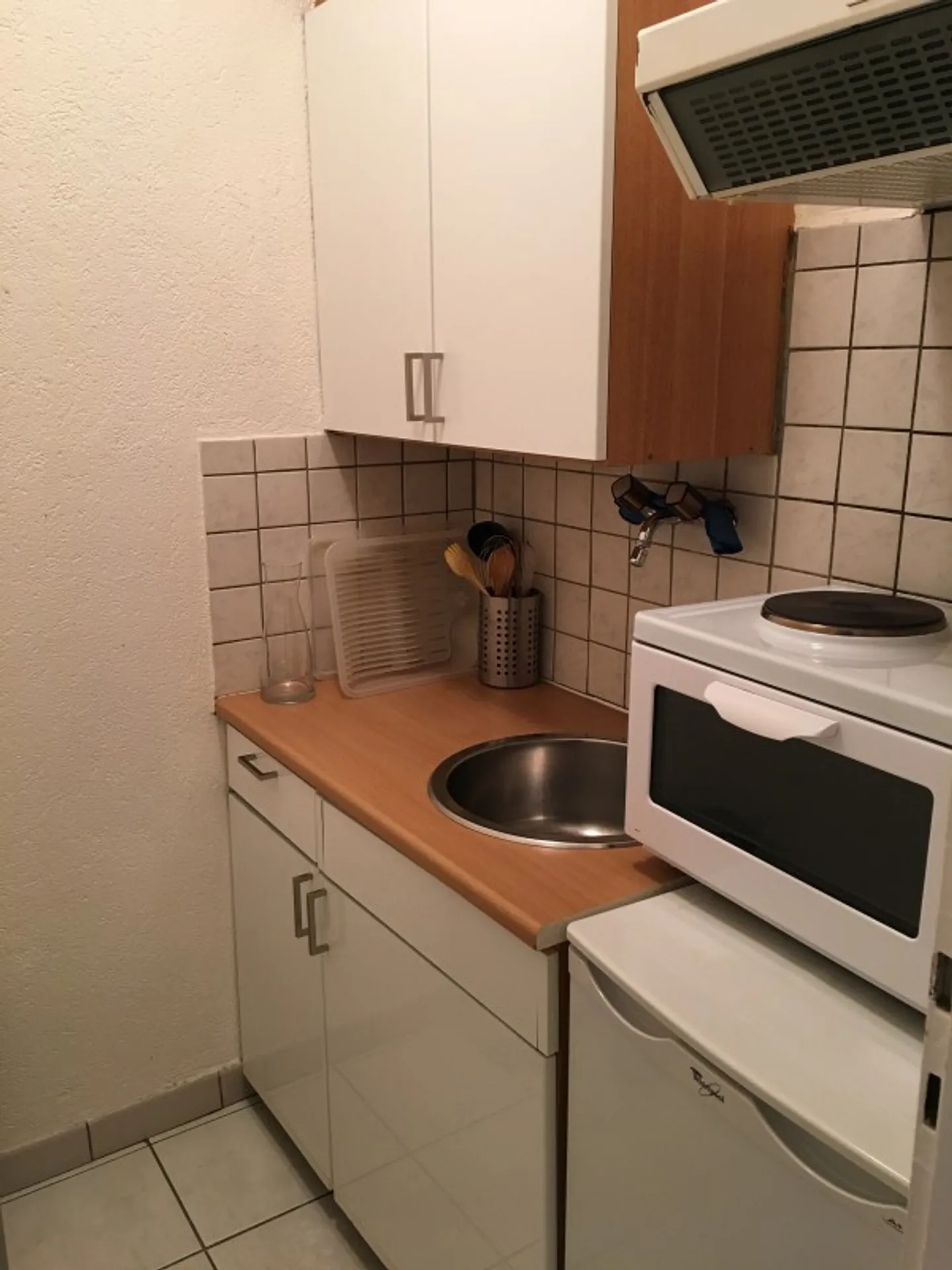 Möbliertes Studio in Genf - Foto 4 von 5