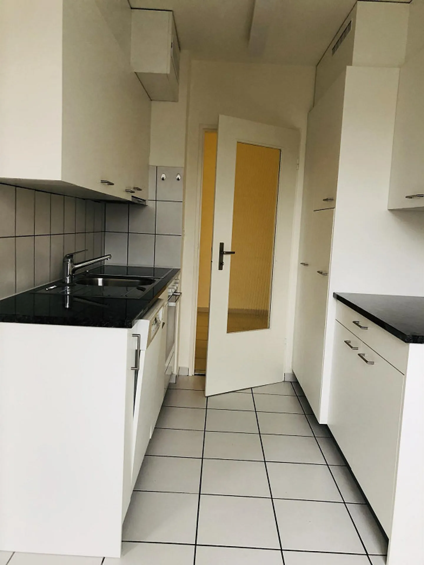 Cozy 2-room apartment in residential area - Photo 1 of 6
