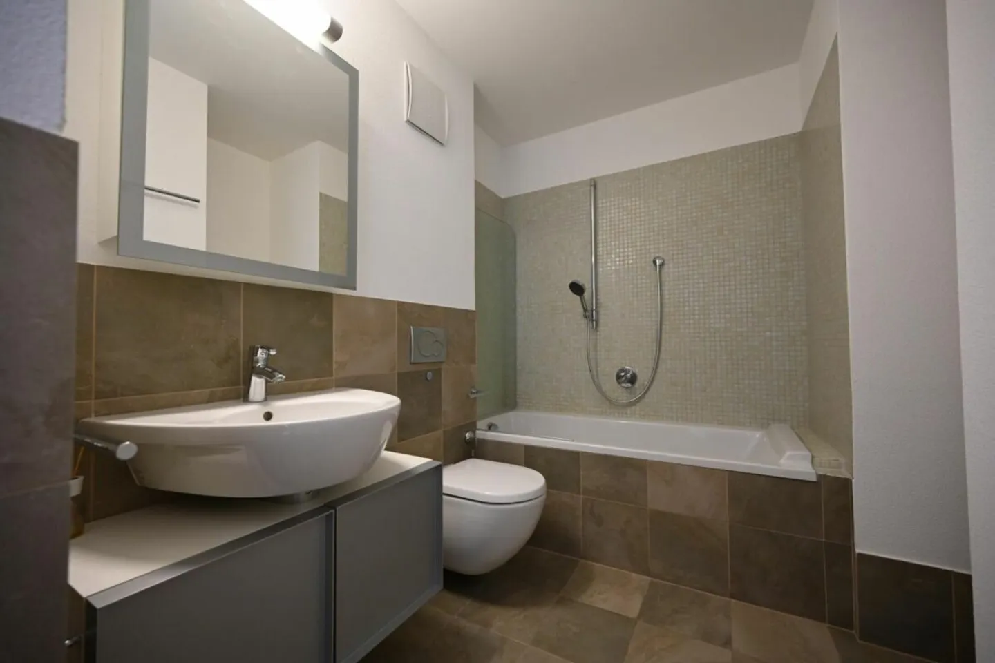 Renovated Apartment in Sion - Photo 15 of 22