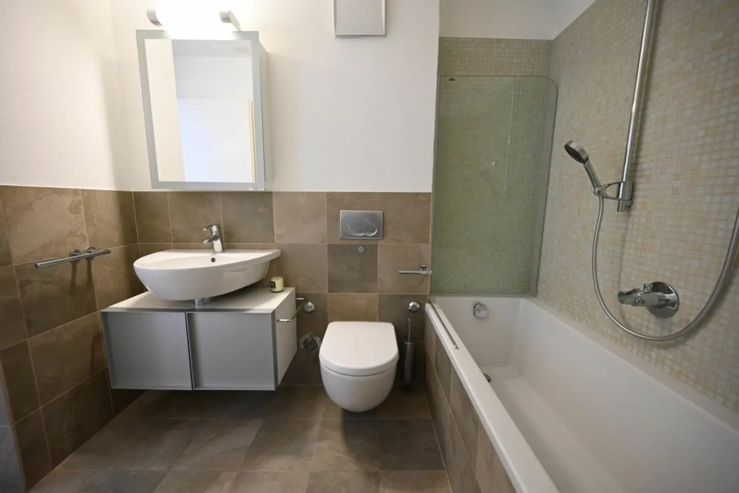 Renovated Apartment in Sion - Photo 17 of 22