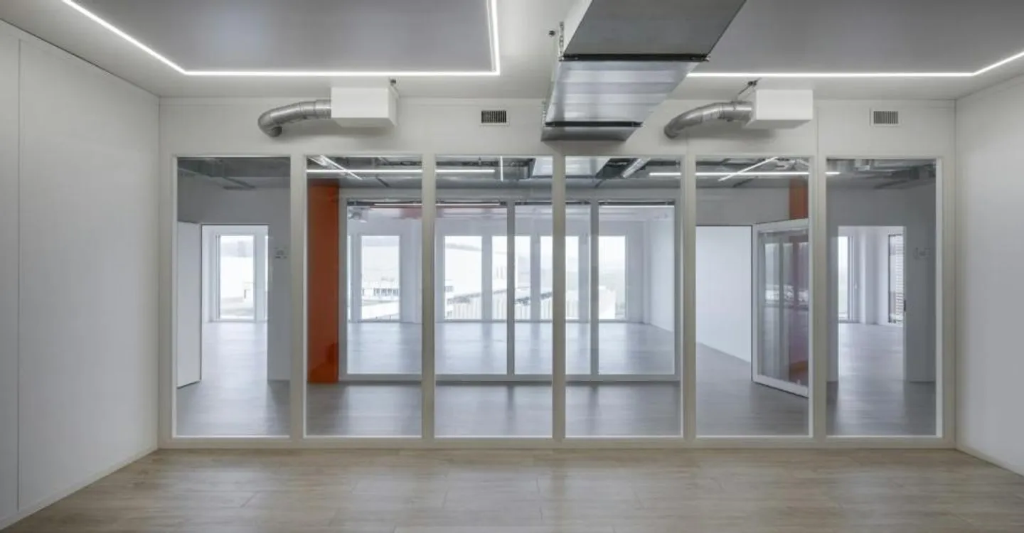 180 m2 or 300 m2 Premium Office Spaces with a View - Modern, Air-conditioned, Sustainable - Photo 4 of 10