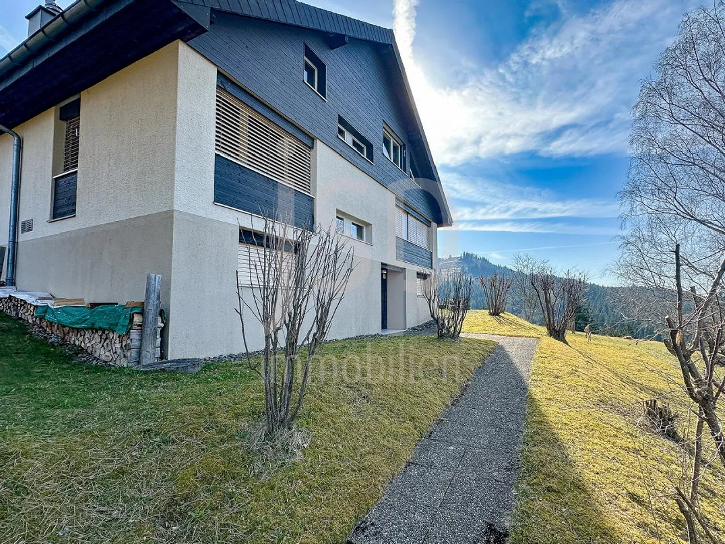 Accogliente appartamento mansardato 3.5 locali con galleria e stanza aggiuntiva - Foto 2 di 27