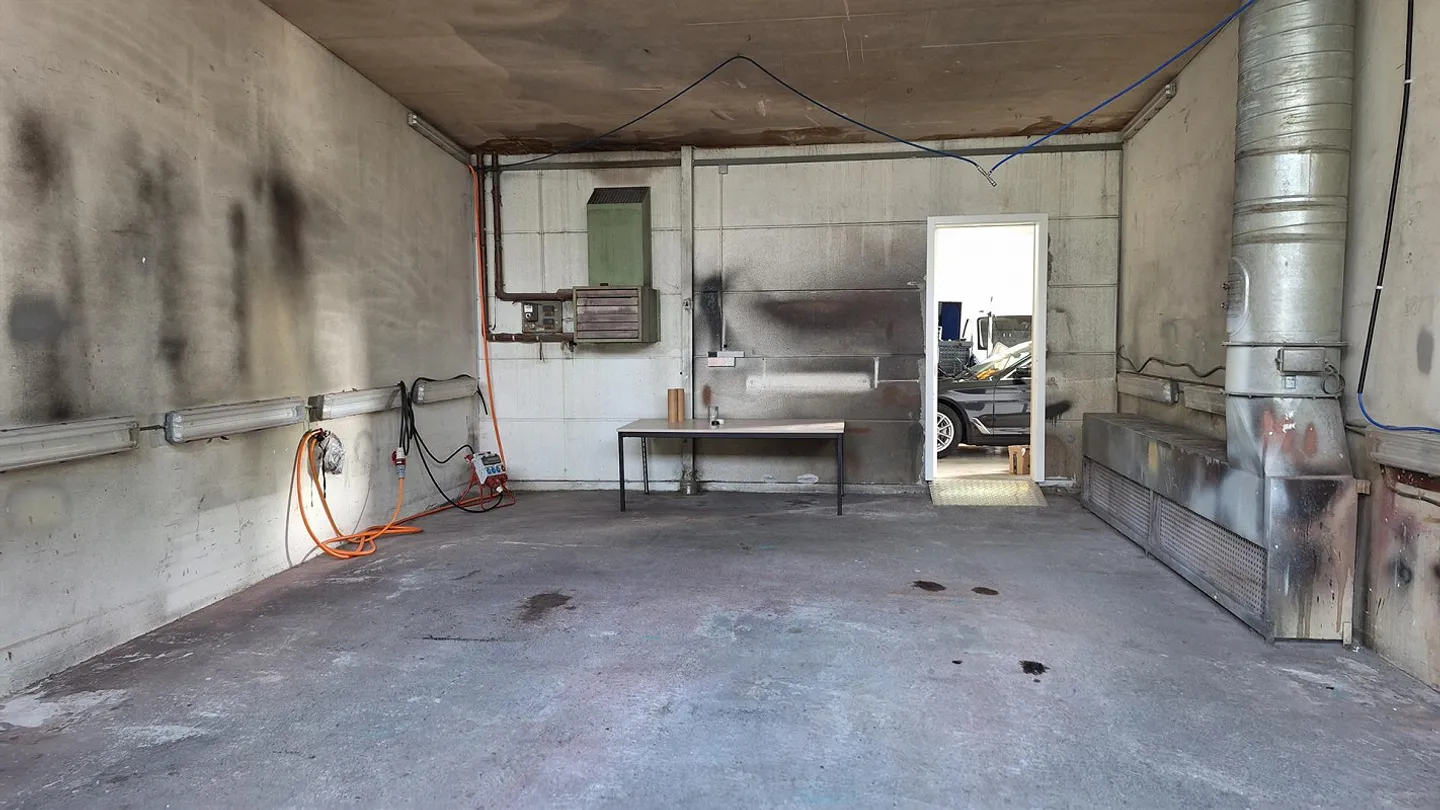 Magazzino, Garage, Cabina di Verniciatura, Ripari per Barche e Camper - Foto 8 di 13