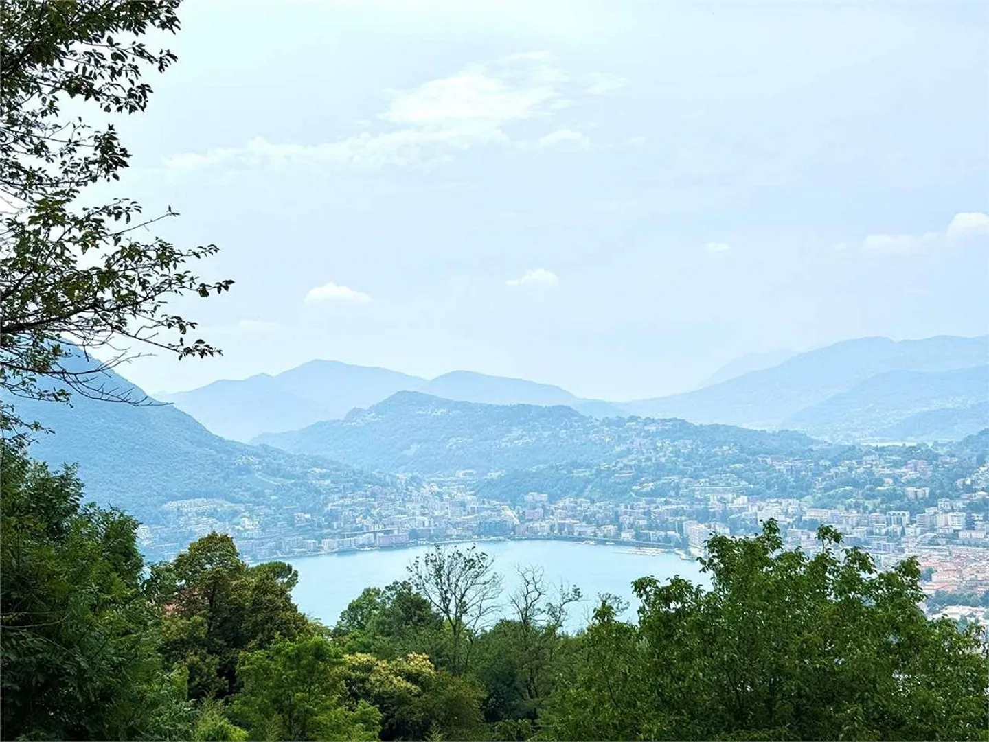 Aldesago for rent 3.5 furnished with lake view - Photo 1 of 8