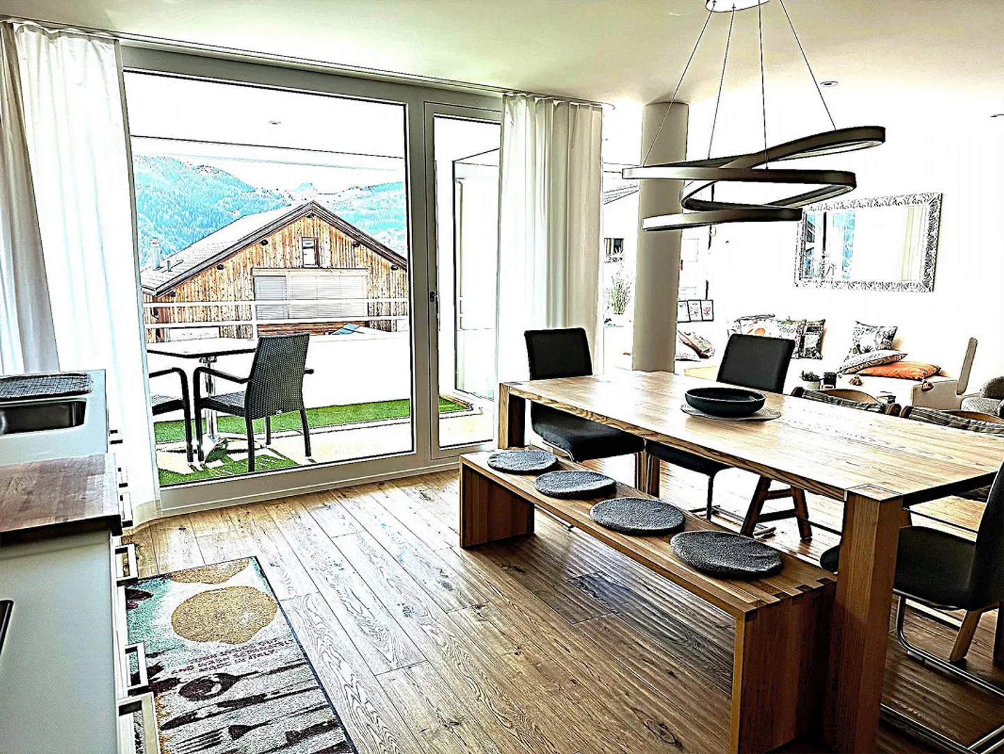 Moderno appartamento di 3,5 stanze con vista sulle montagne a Lantsch/Lenz - Foto 3 di 13