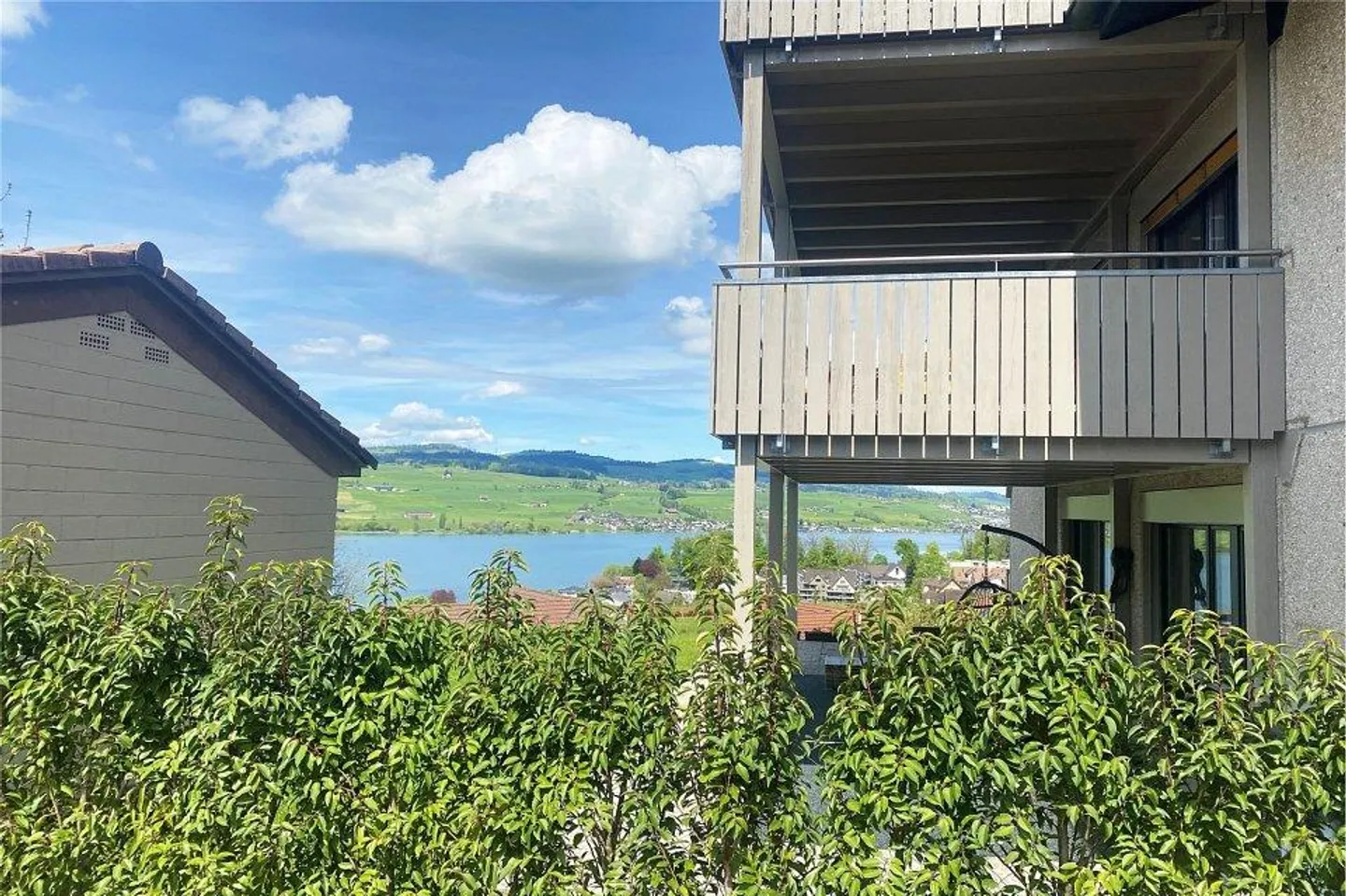 Casa plurifamiliare completamente affittata e ristrutturata in posizione privilegiata con interessante rendimento - Foto 2 di 4