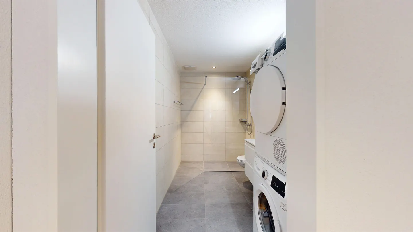 Elegant Apartment in Central Location - Photo 2 of 2