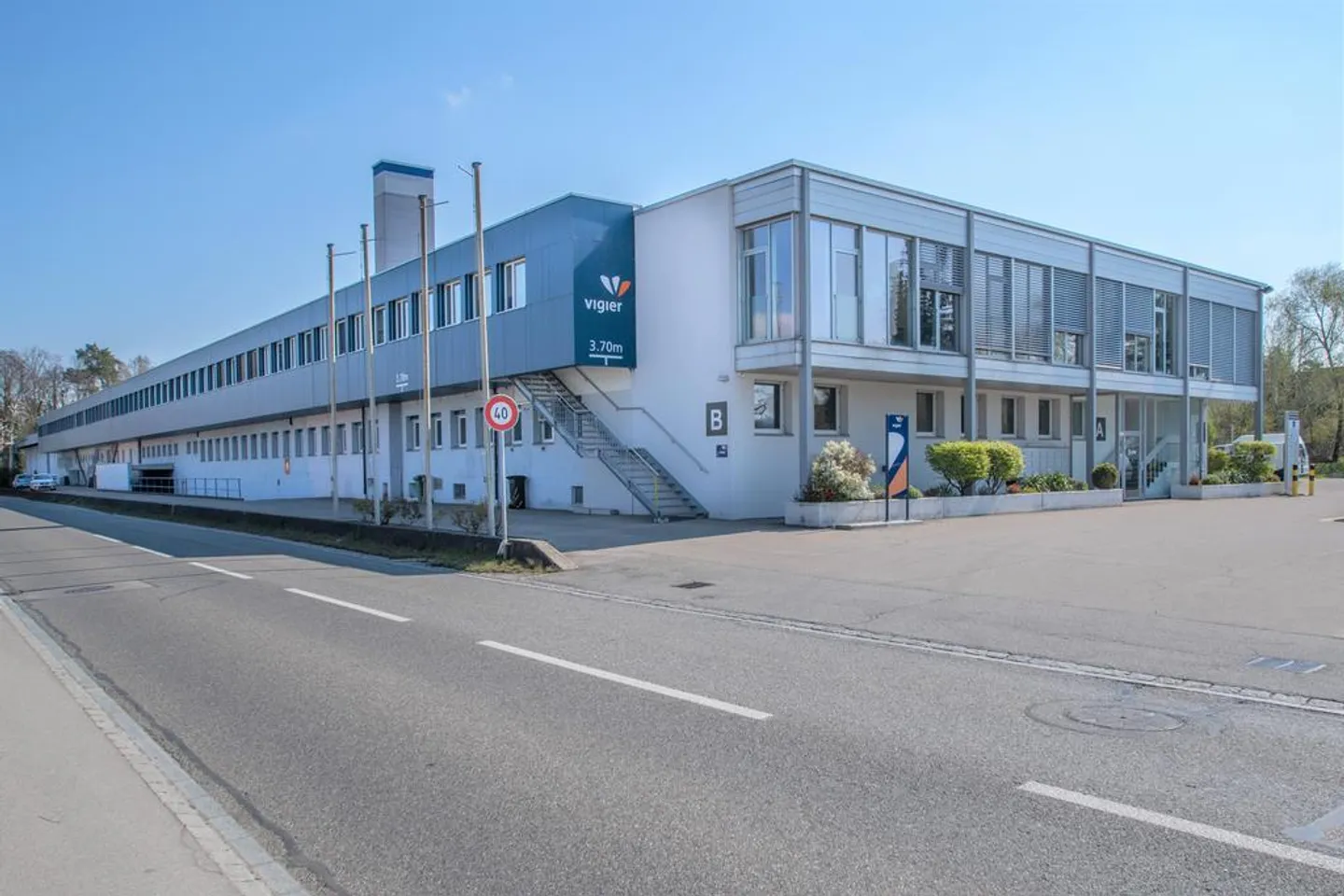Spazio commerciale multifunzionale con infrastruttura ottimale - Foto 2 di 9