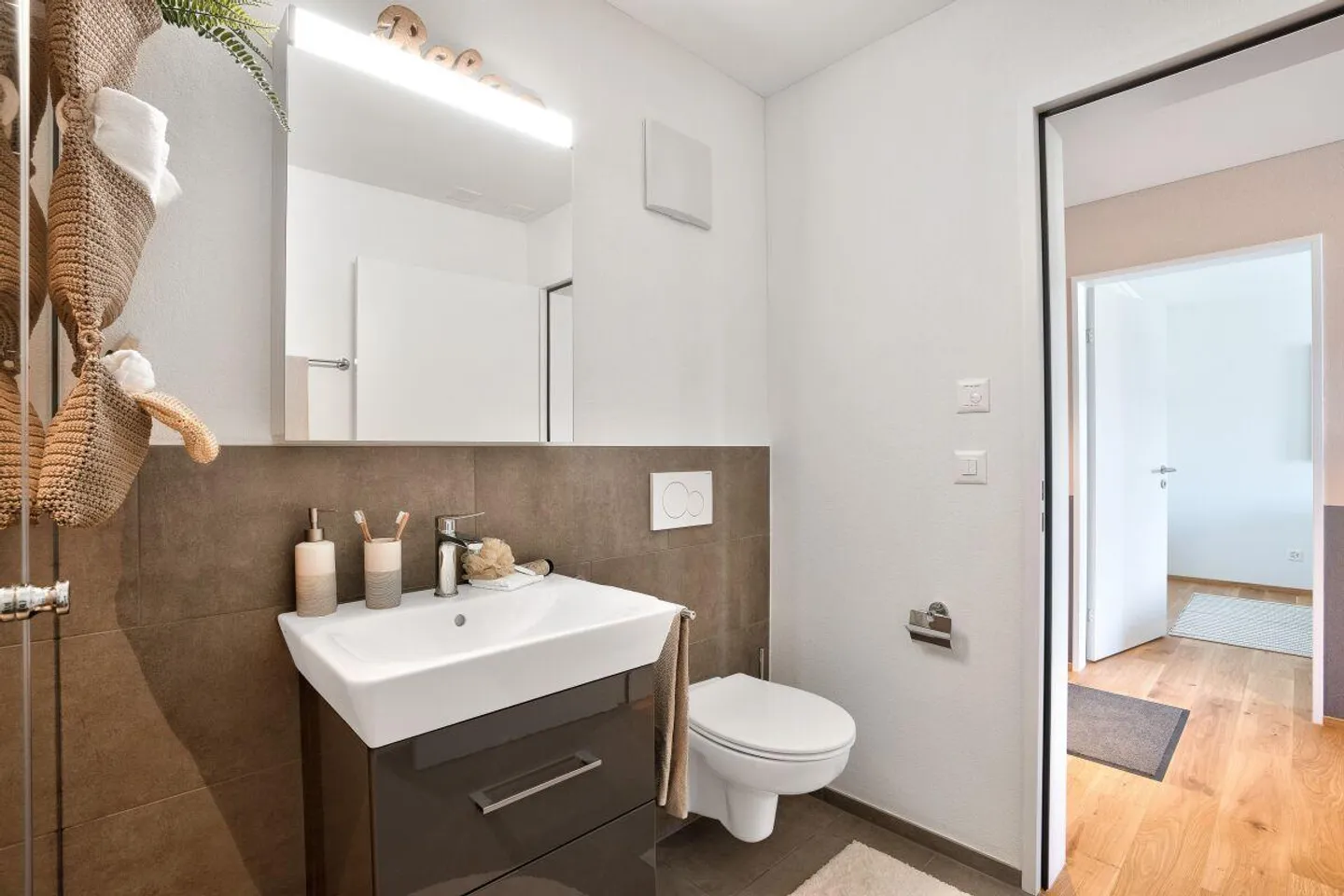 Modernes Apartment mit einzigartiger Aussicht - Foto 7 von 13