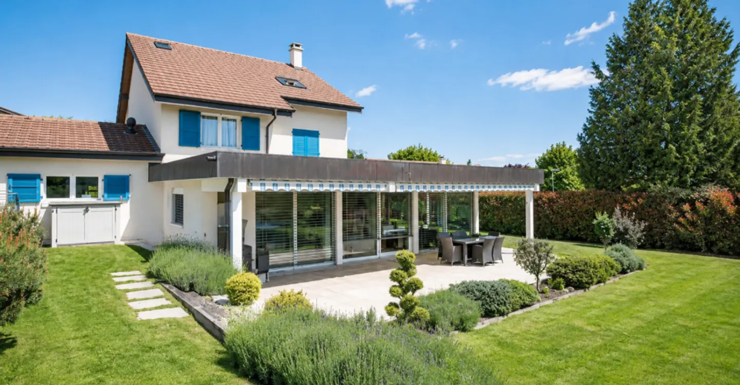 Elegante villa familiare a Crans - Foto 1 di 13