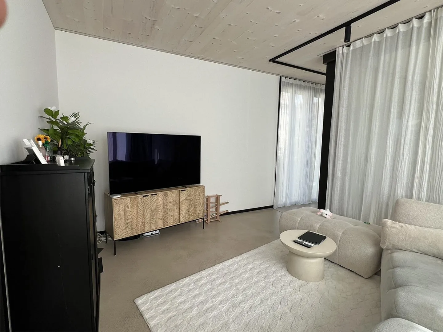 5.5 Room Apartment, High Standard of Finish - Photo 9 of 17