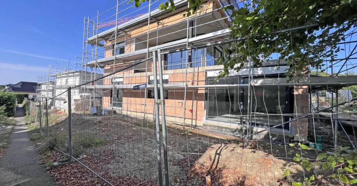 4.5-Zimmer-Attikawohnung in neuer Förderung von 3 Wohnungen - Foto 7 von 9