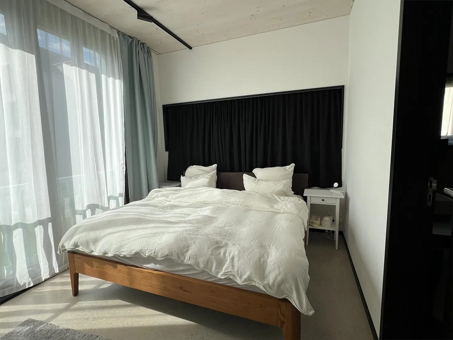 5.5 Room Apartment, High Standard of Finish - Photo 13 of 17