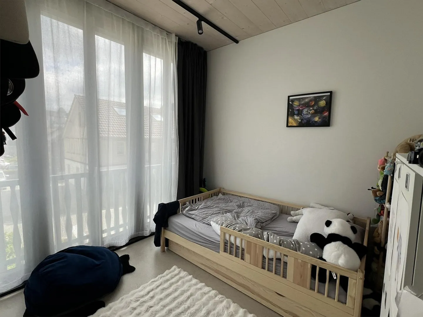 5.5 Room Apartment, High Standard of Finish - Photo 15 of 17