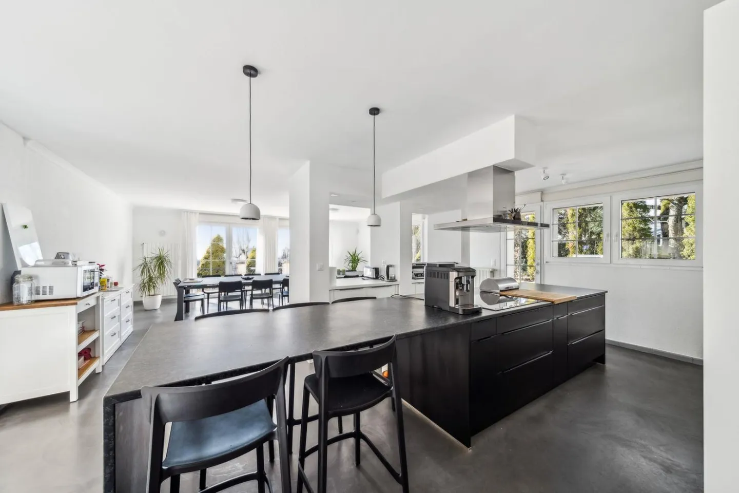Geräumiges Familienhaus mit Seeblick - Foto 3 von 9