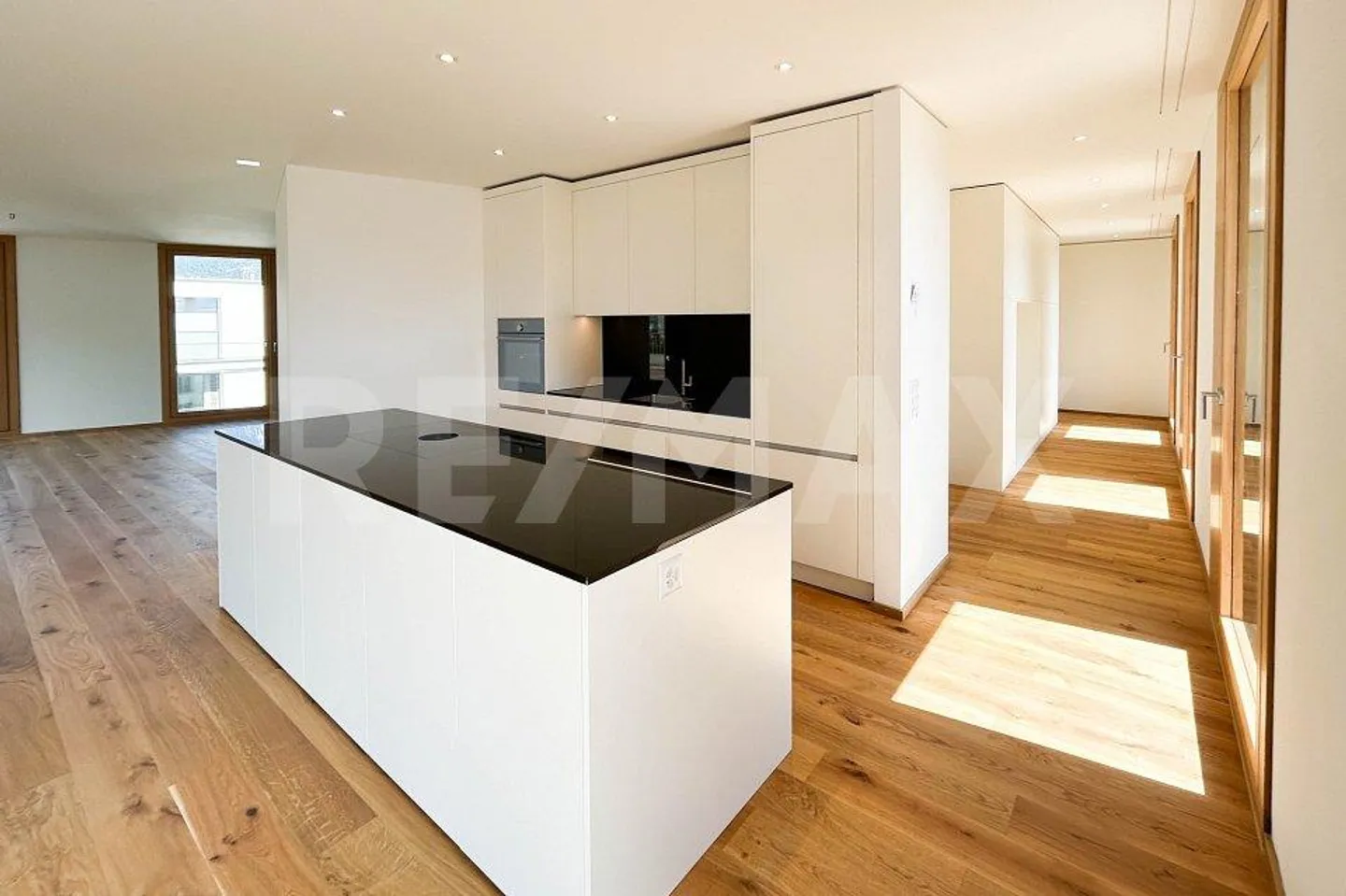 6½ Room Apartment in the Attic with 400m² Terrace - Photo 7 of 13