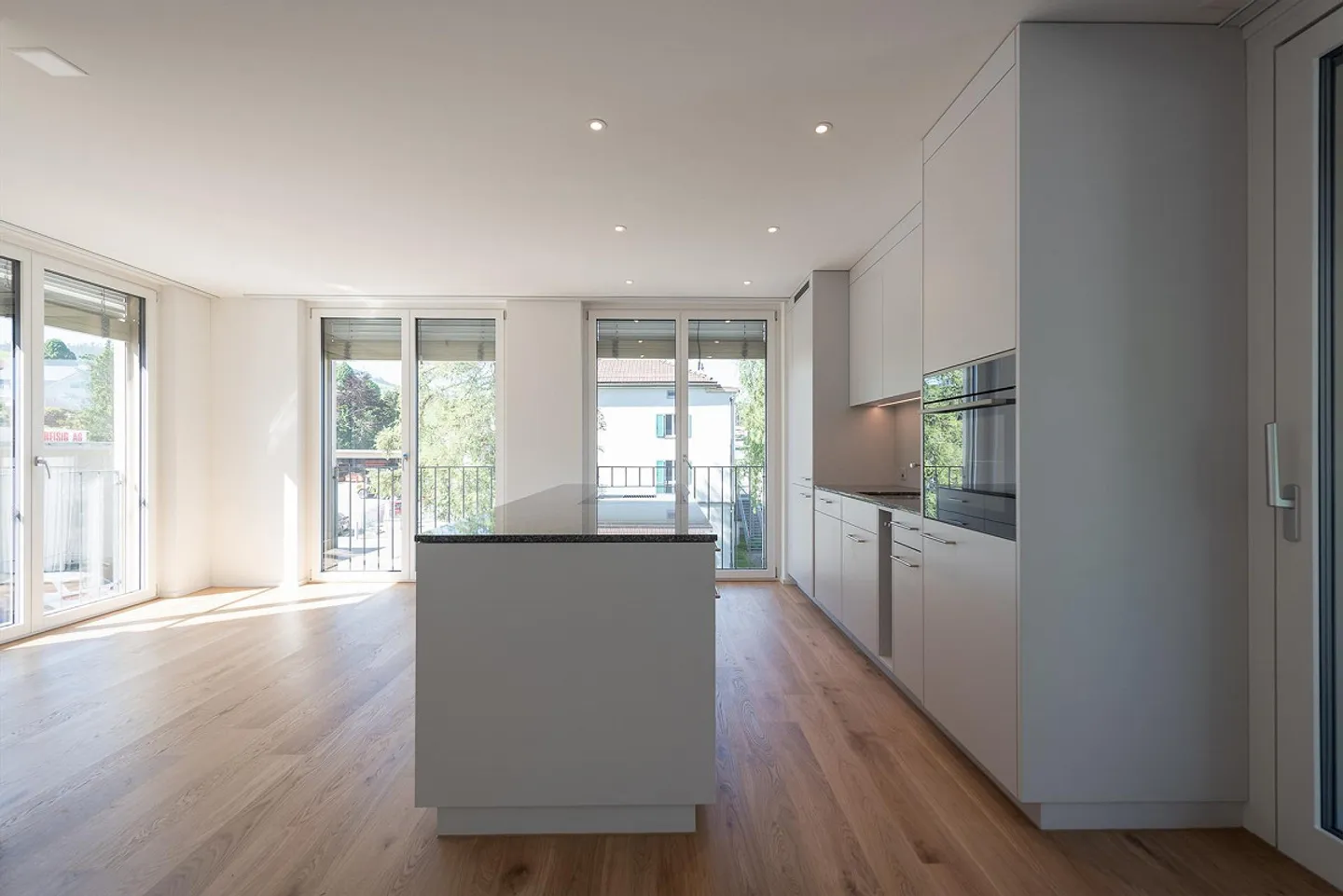 3.5 Room Apartment with Loggia for Rent - Photo 3 of 7