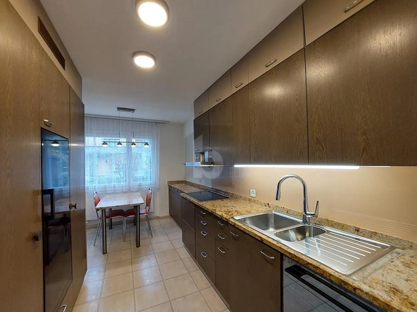 MAISON CONFORTABLE POUR FAMILLES DANS UN ENDROIT CALME - Photo 4 sur 6