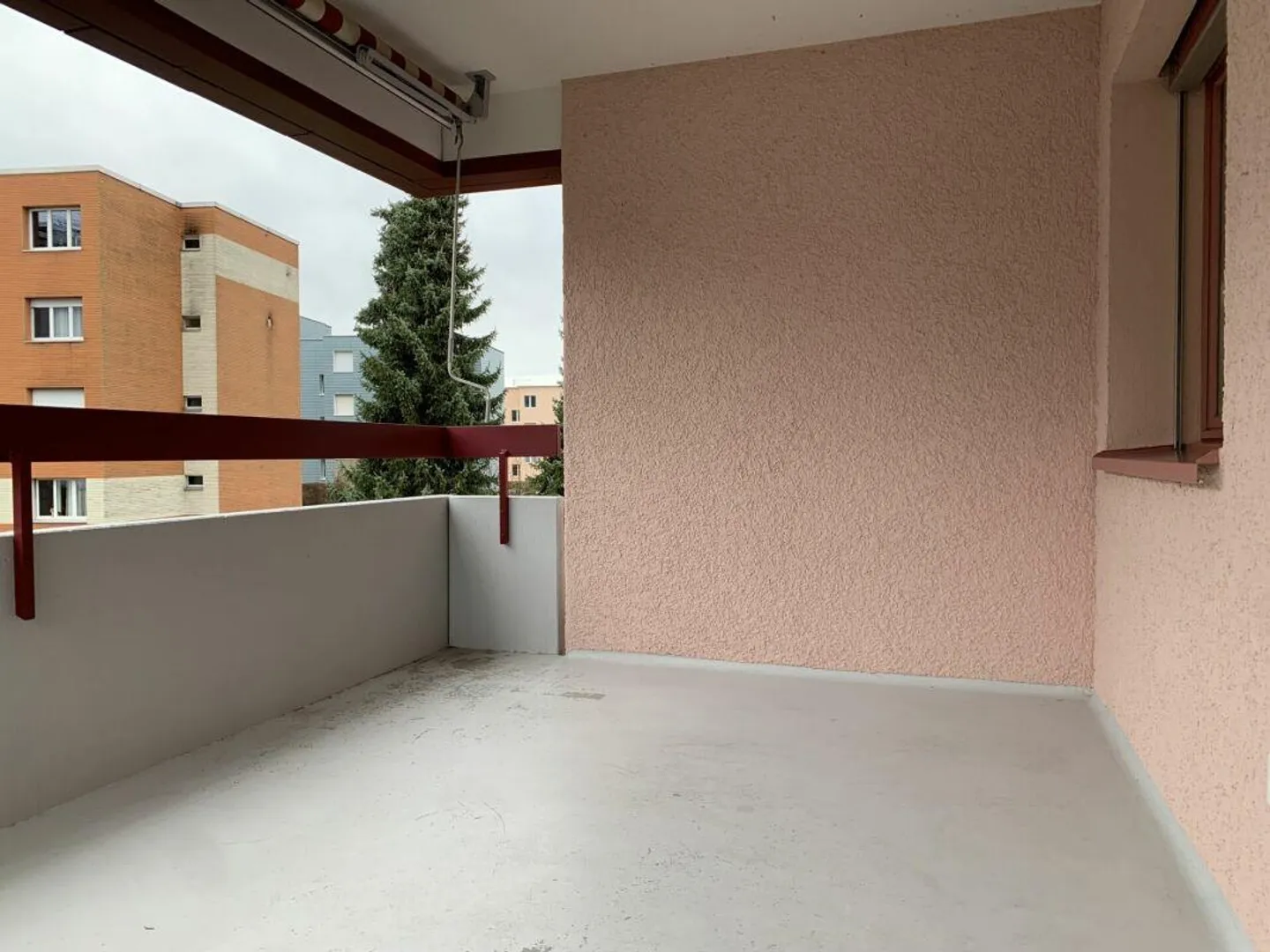 Renovierte 5 1/2 Zimmer-Whg mit teils Seesicht und Cheminée - Photo 8 sur 11