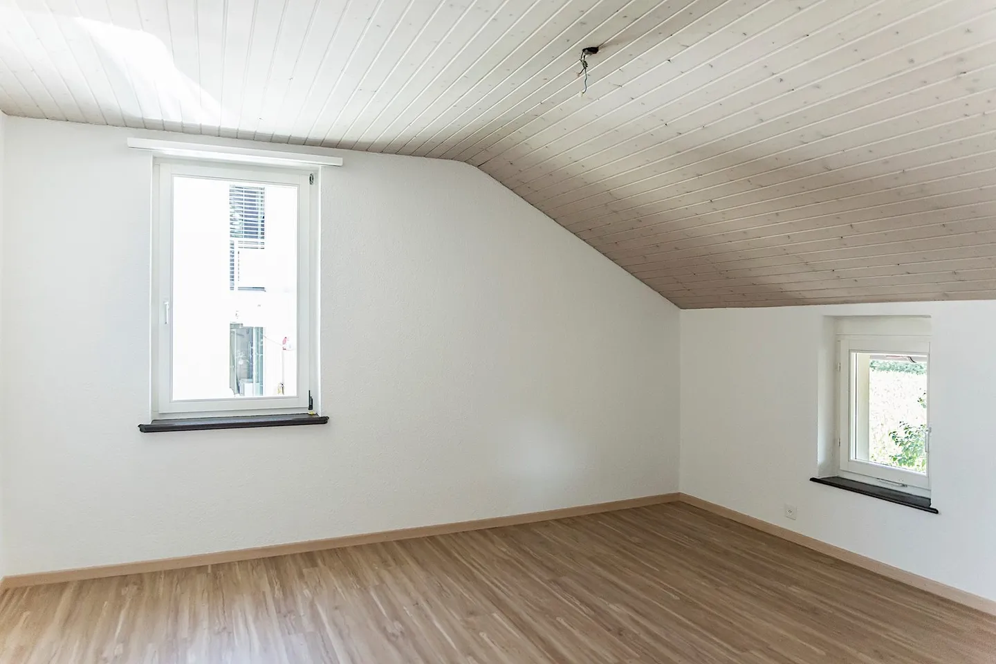 Von Zürich 20 Minuten mit dem Tram: Charmante 2.5 Zimmer Wohnung mit Gartennutzung - Foto 3 von 5