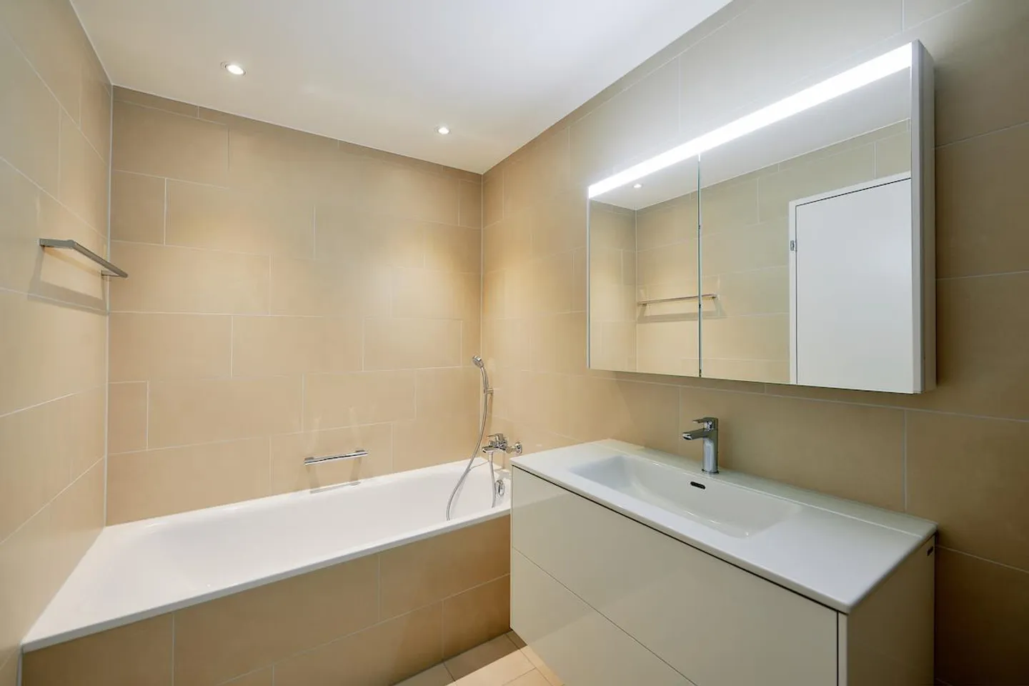 Grande attico in nuova costruzione cercasi? - Foto 8 di 12