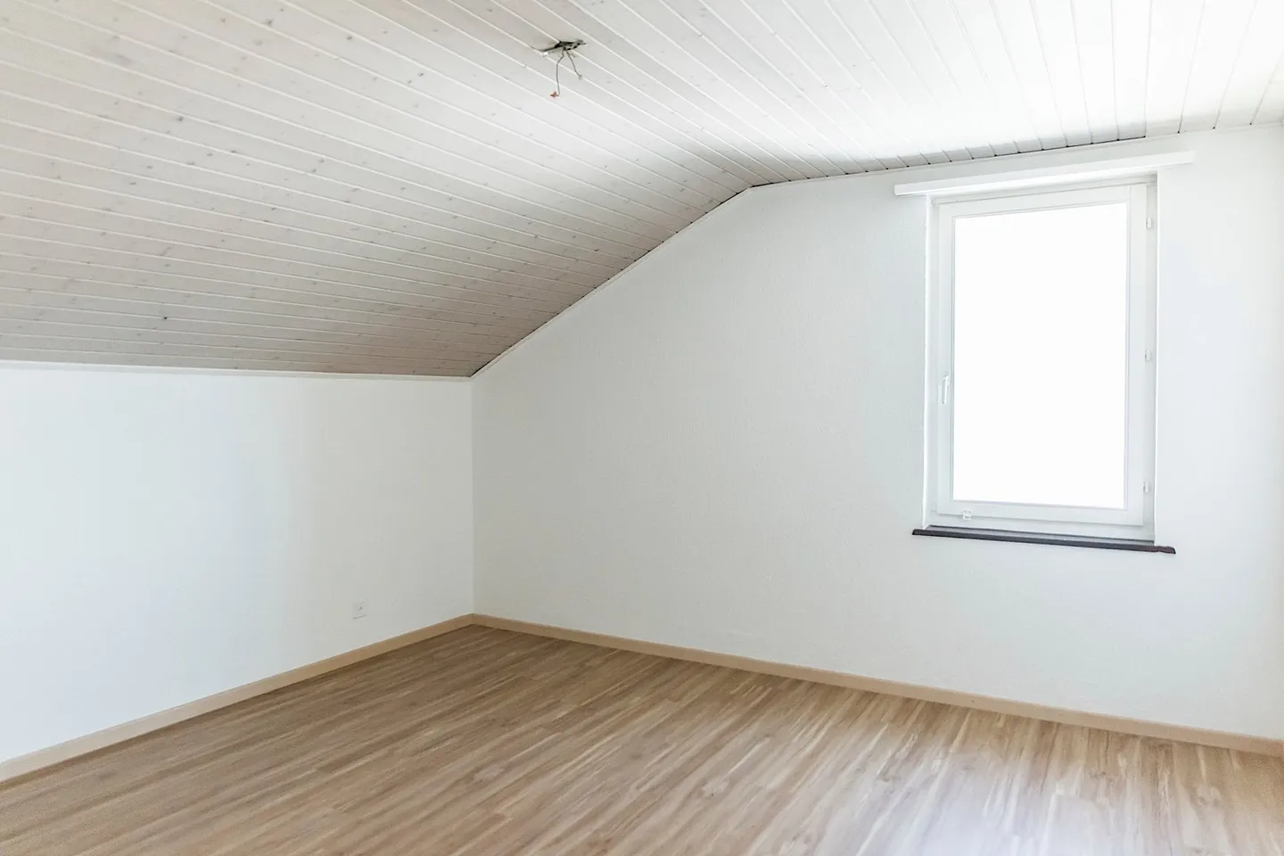 Von Zürich 20 Minuten mit dem Tram: Charmante 2.5 Zimmer Wohnung mit Gartennutzung - Foto 4 von 5