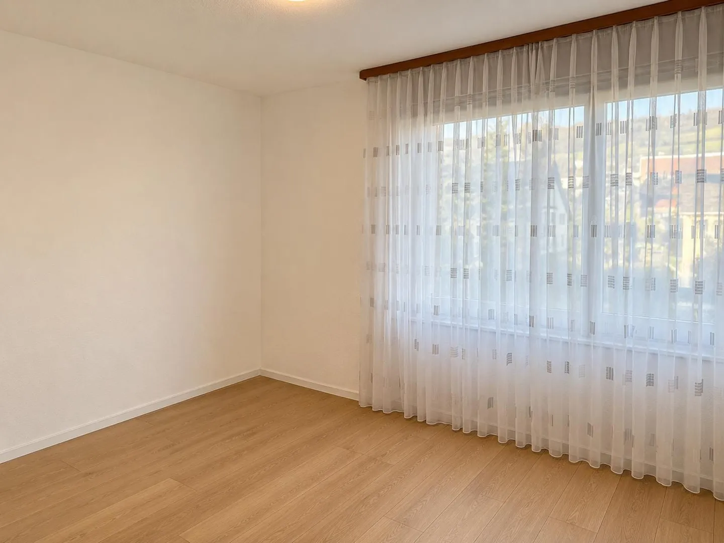 Bright 4.5-room apartment with balcony and view in Schöfflisdorf - Photo 2 of 12