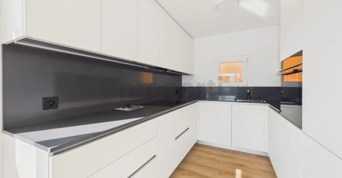Appartamento Ristrutturato di 3.5 Stanze, a Due Passi dal Centro di Locarno, anche Residenza Secondaria - Foto 3 di 9