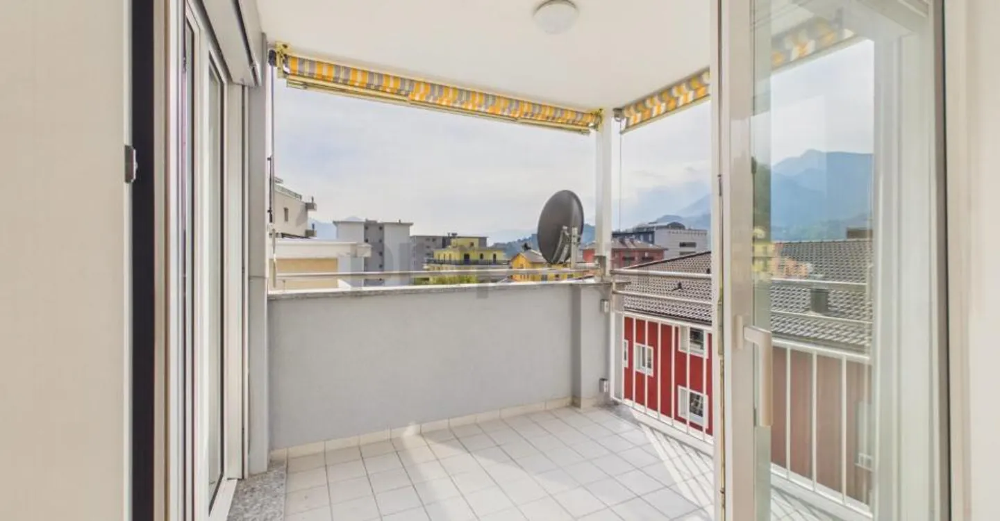 Appartamento Ristrutturato di 3.5 Stanze, a Due Passi dal Centro di Locarno, anche Residenza Secondaria - Foto 6 di 9