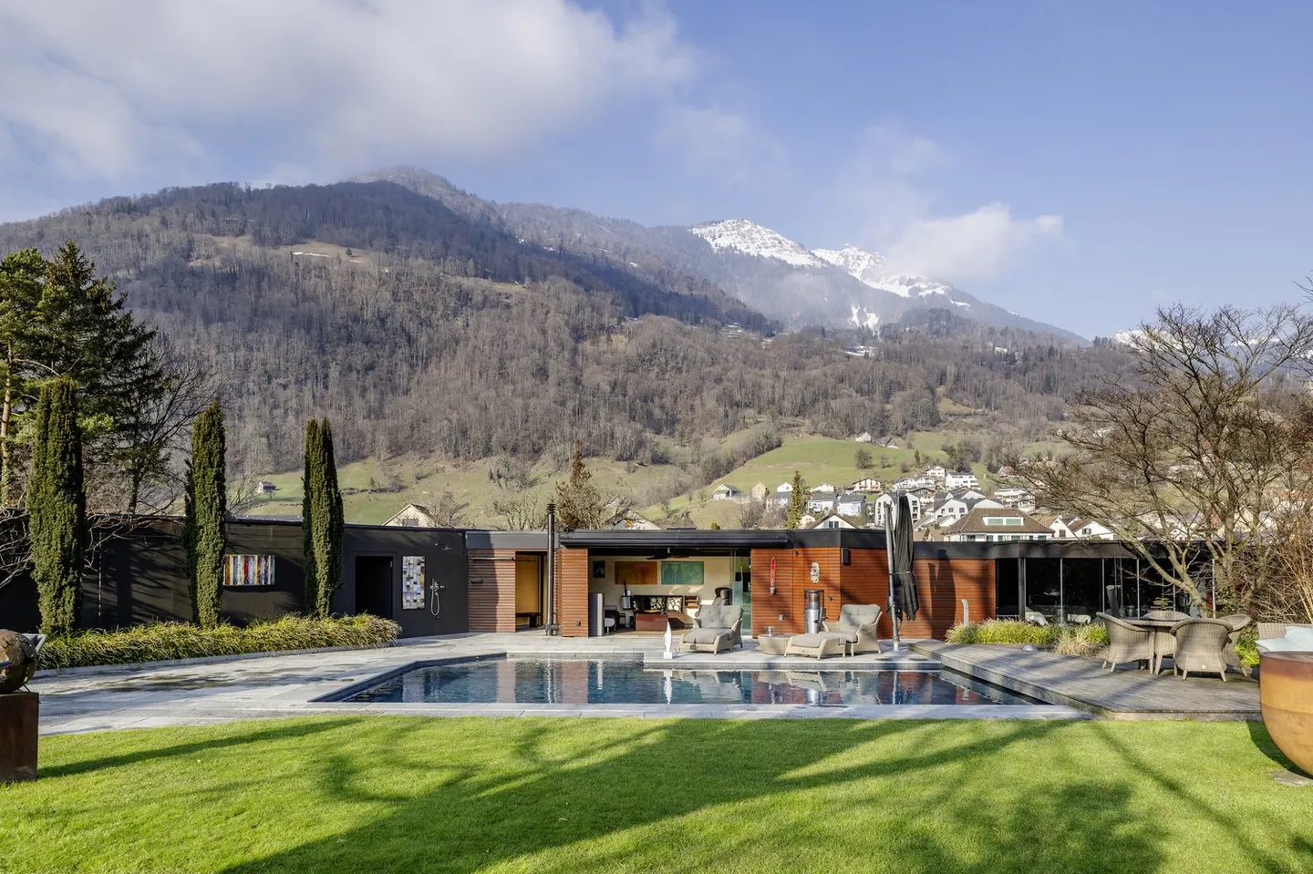 Propriété Méditerranéenne avec Villa, Piscine et Jardin - Photo 3 sur 13