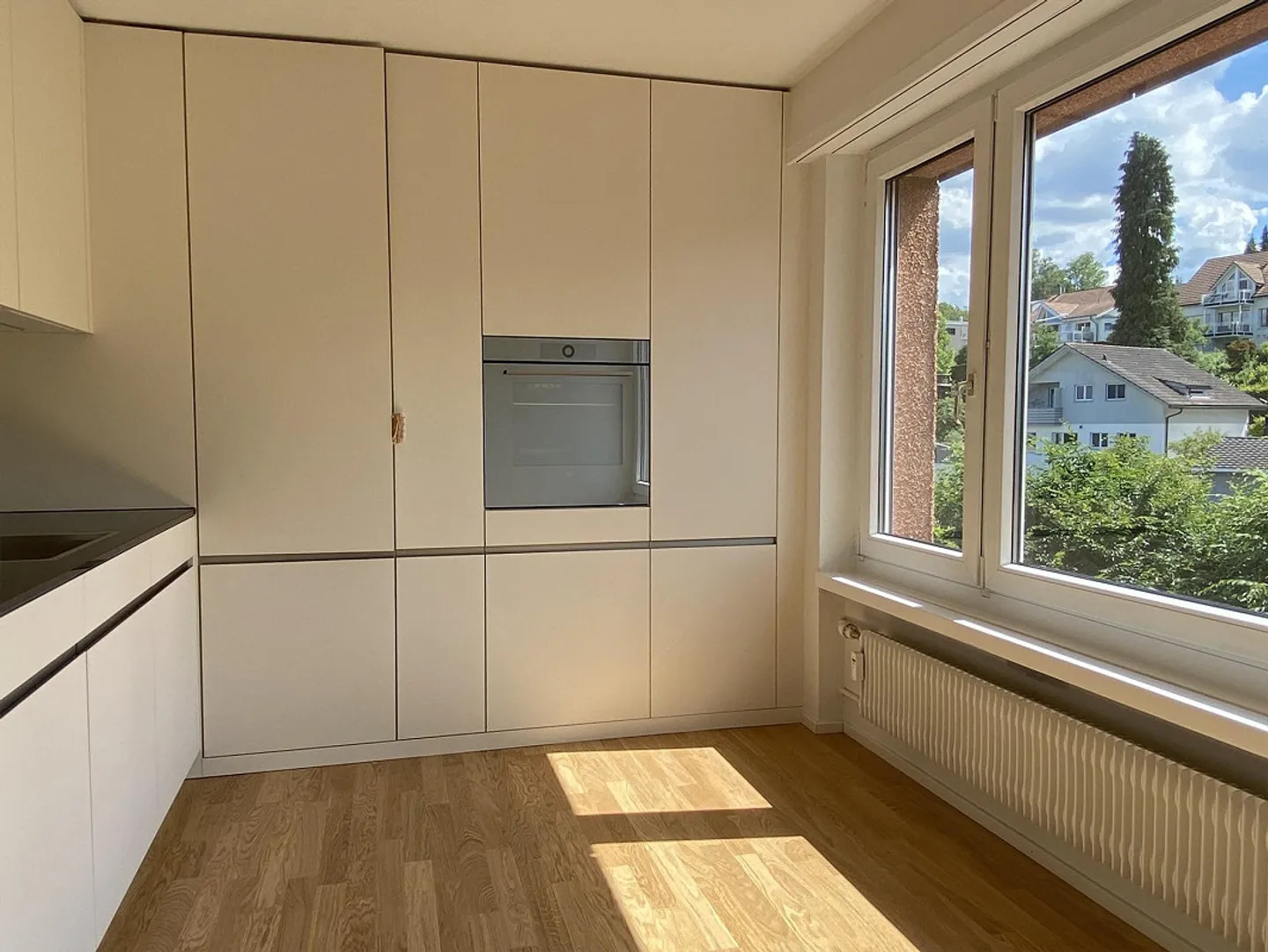 Appartement penthouse de 4 pièces fraîchement rénové avec vue imprenable sur le lac - Photo 6 sur 27
