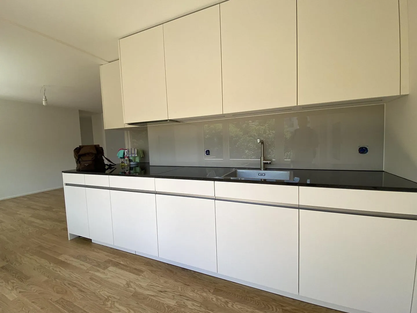 Appartement penthouse de 4 pièces fraîchement rénové avec vue imprenable sur le lac - Photo 9 sur 27