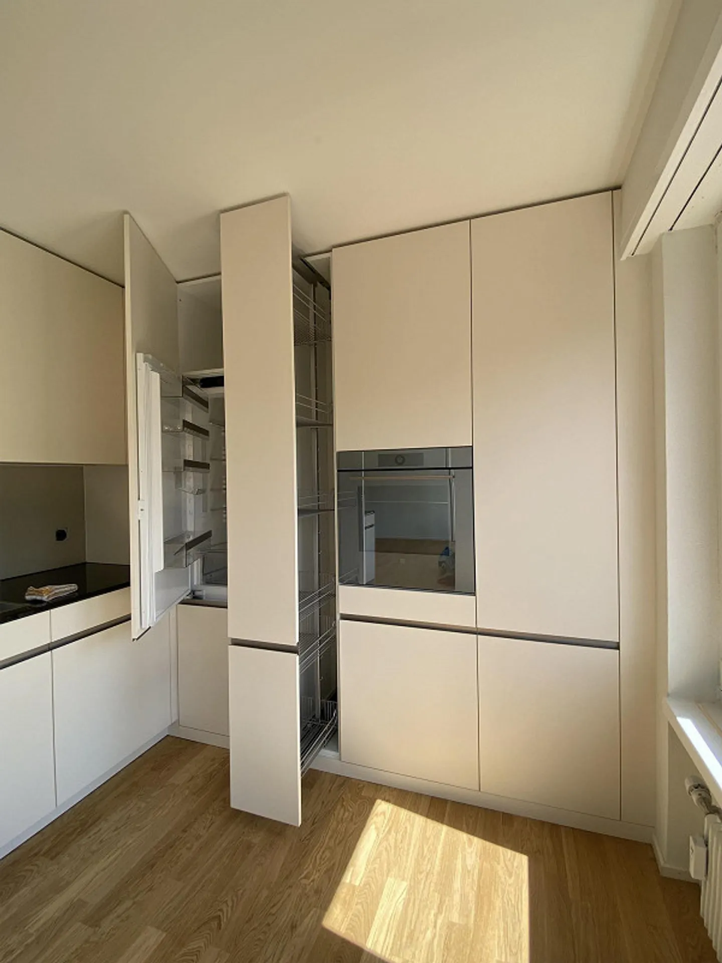 Appartement penthouse de 4 pièces fraîchement rénové avec vue imprenable sur le lac - Photo 11 sur 27