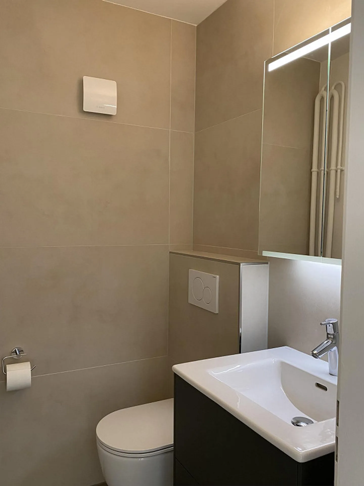 Appartement penthouse de 4 pièces fraîchement rénové avec vue imprenable sur le lac - Photo 17 sur 27