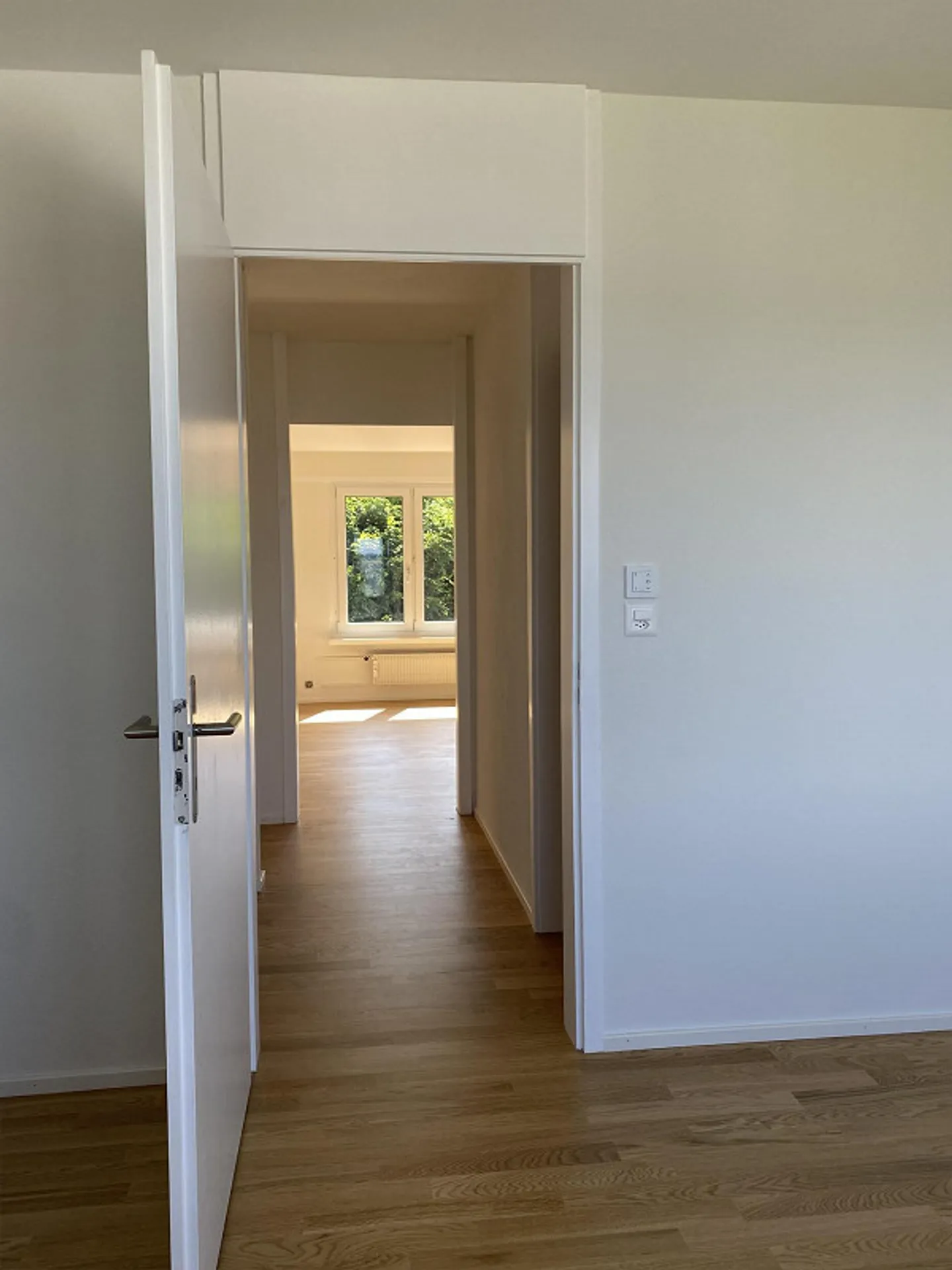 Appartement penthouse de 4 pièces fraîchement rénové avec vue imprenable sur le lac - Photo 19 sur 27