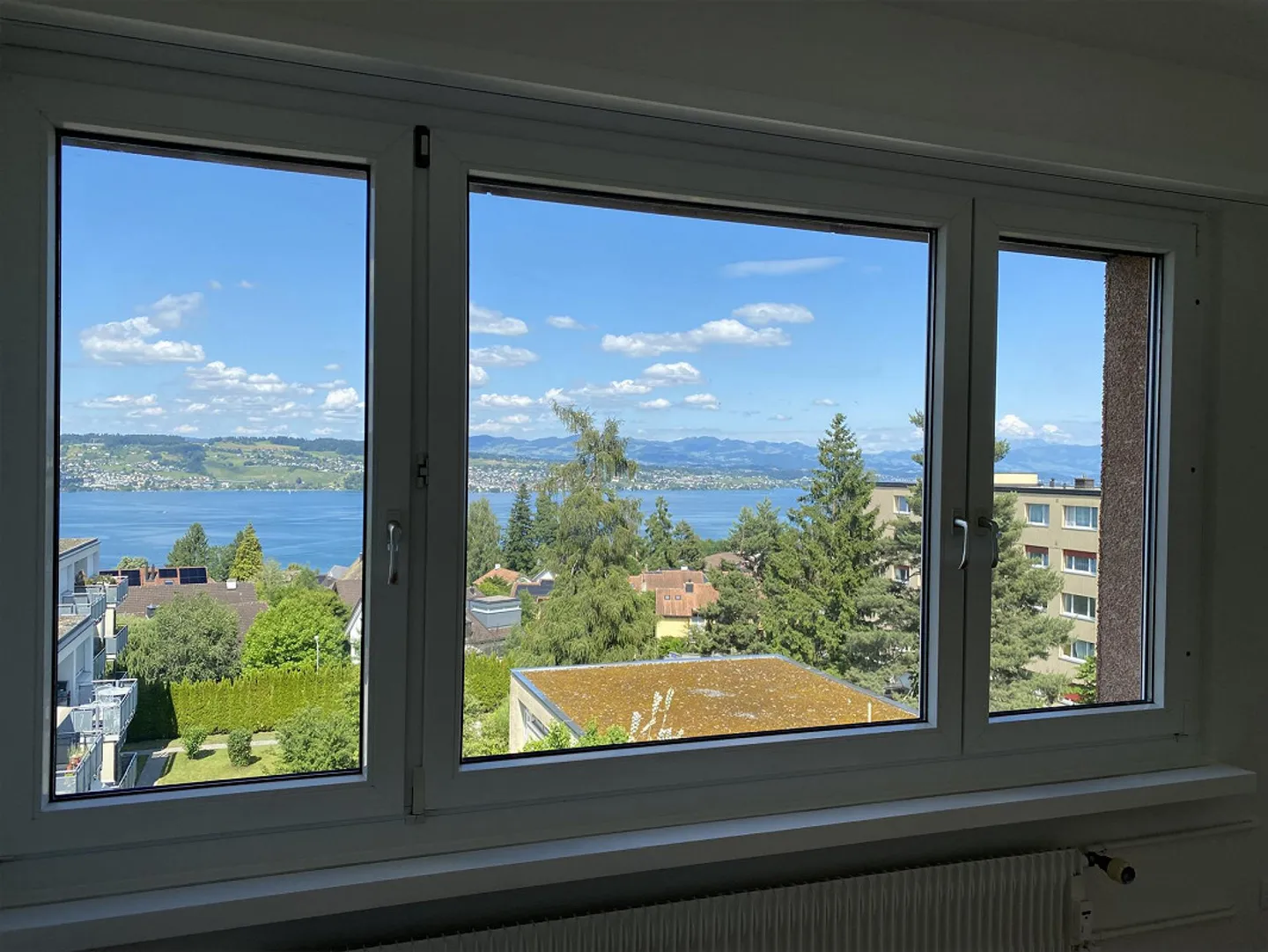 Appartement penthouse de 4 pièces fraîchement rénové avec vue imprenable sur le lac - Photo 21 sur 27
