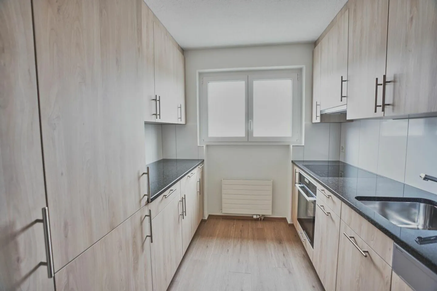 Appartement en attique de 4,5 pièces avec terrasse panoramique à Busswil - Photo 2 sur 16