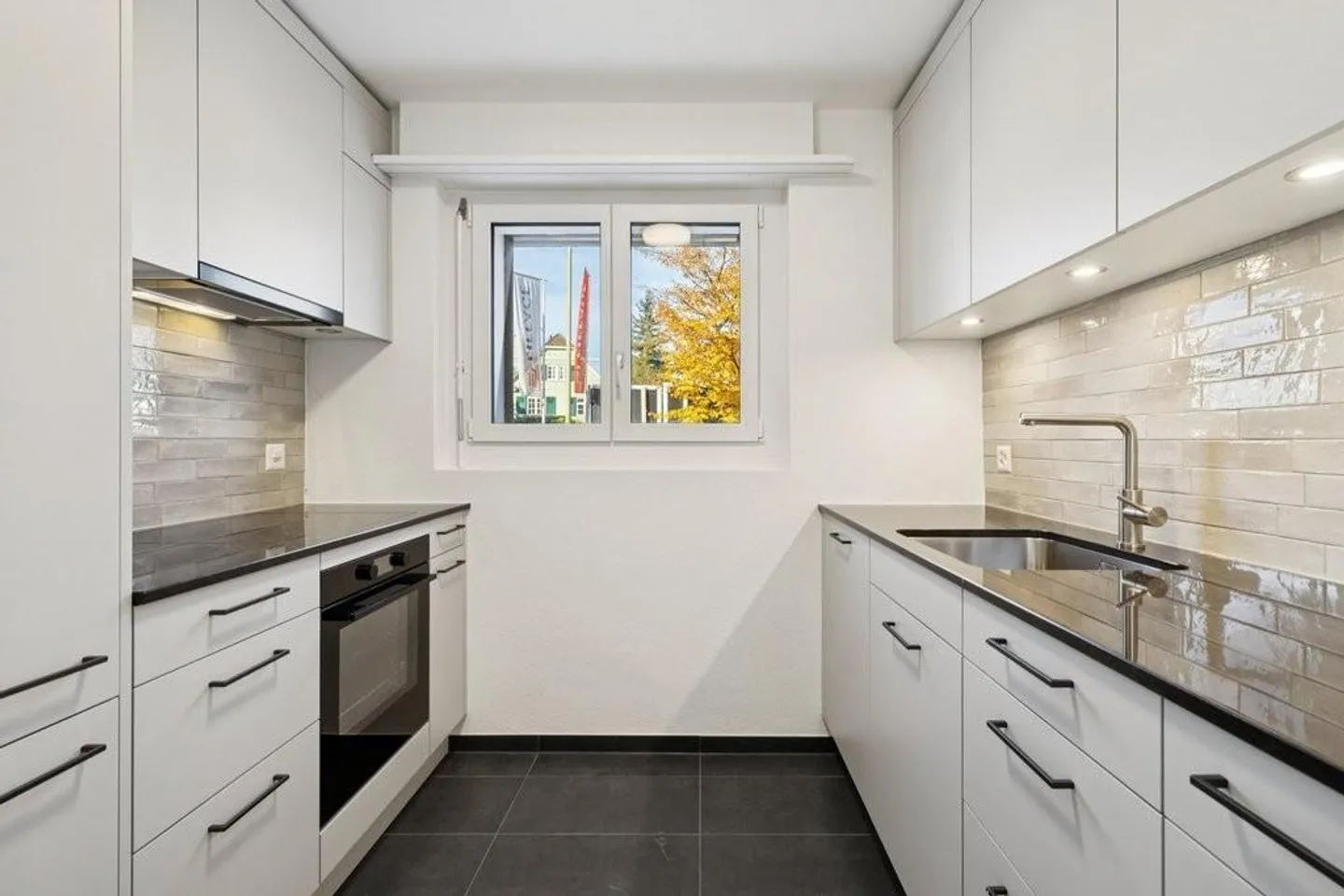 ** Appartement récemment rénové ** - Photo 2 sur 6