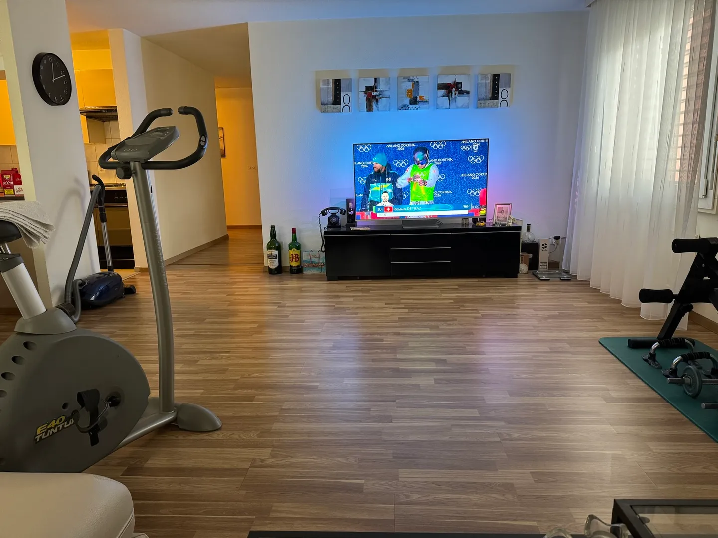 APPARTEMENT 4½ PIÈCES À DÜBENDORF (ZH), MEUBLÉ, TEMPORAIRE - Photo 3 sur 7